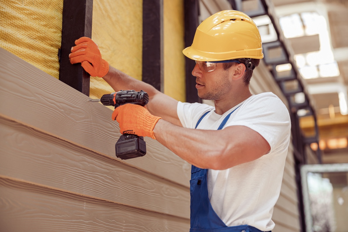 How to Do an Inspection on Your Own Siding + Checklist